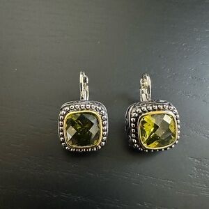 Women’s earrings,silver tone with green gemstone